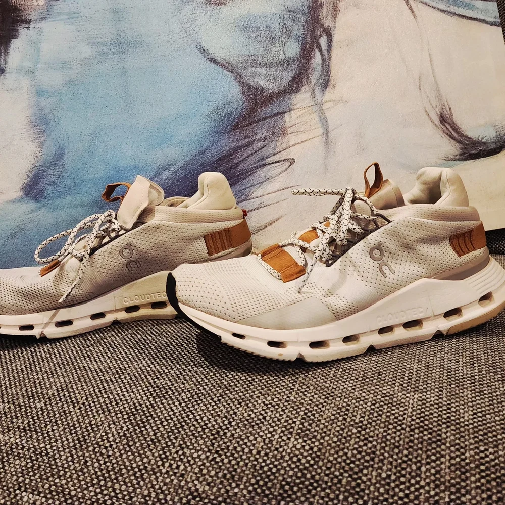 On Running Women's Sneakers - Cream and Gray - Picture 2 of 5